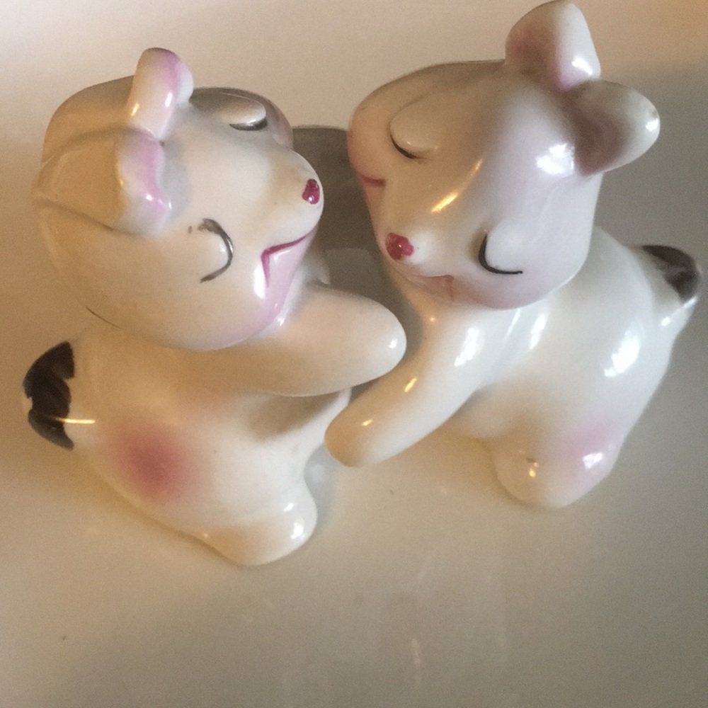 Vintage Van Tellingen bunny hug   shakers